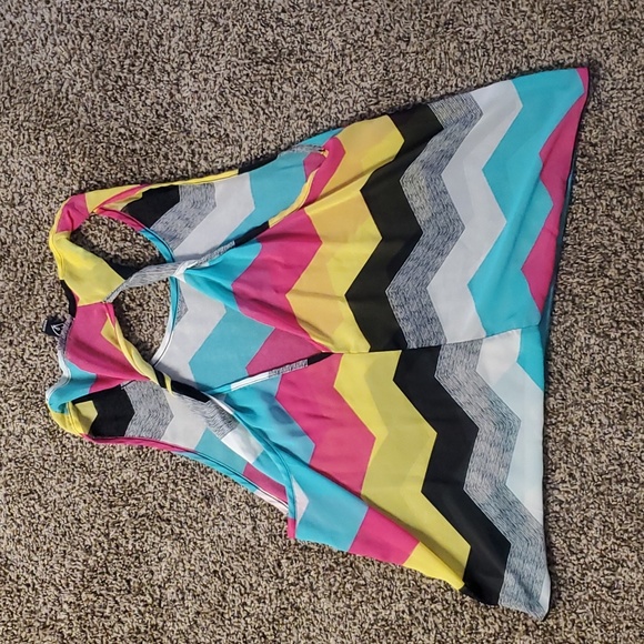 Windsor See-through Flowy Tanks Top - Picture 5 of 6